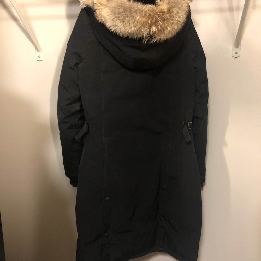 Canada Goose Kensington Fur-Trimmed Parka - Picture 2 of 5